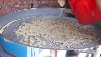 藜麥除雜麻豆免费版免费下载試機2：均勻的將藜麥攤開